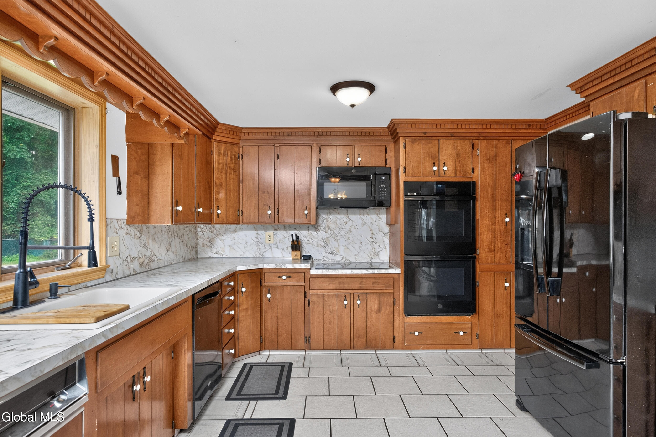 16 Golf Road Schenectady NY 12304