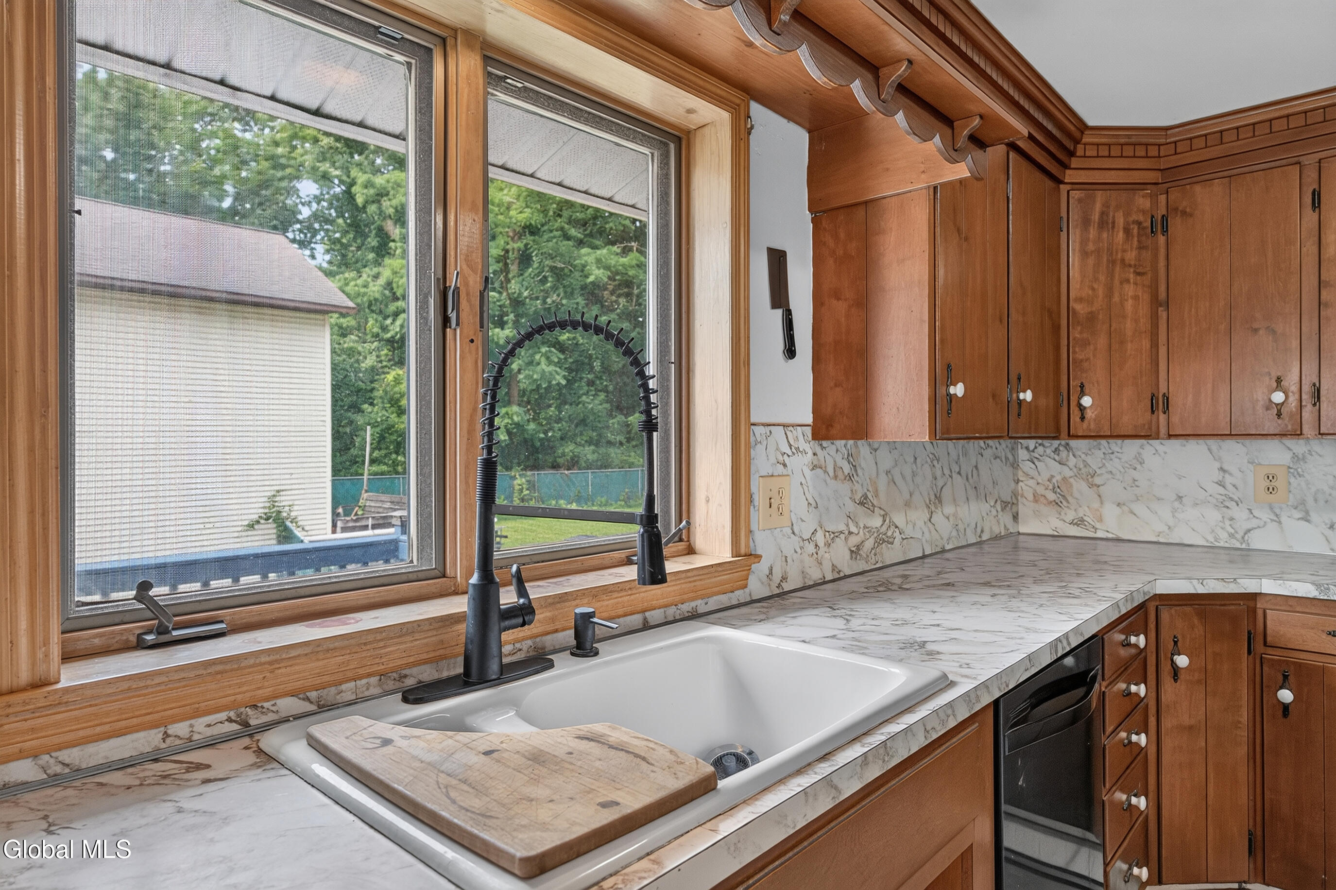 16 Golf Road Schenectady NY 12304