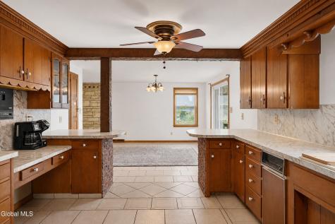 16 Golf Road Schenectady NY 12304