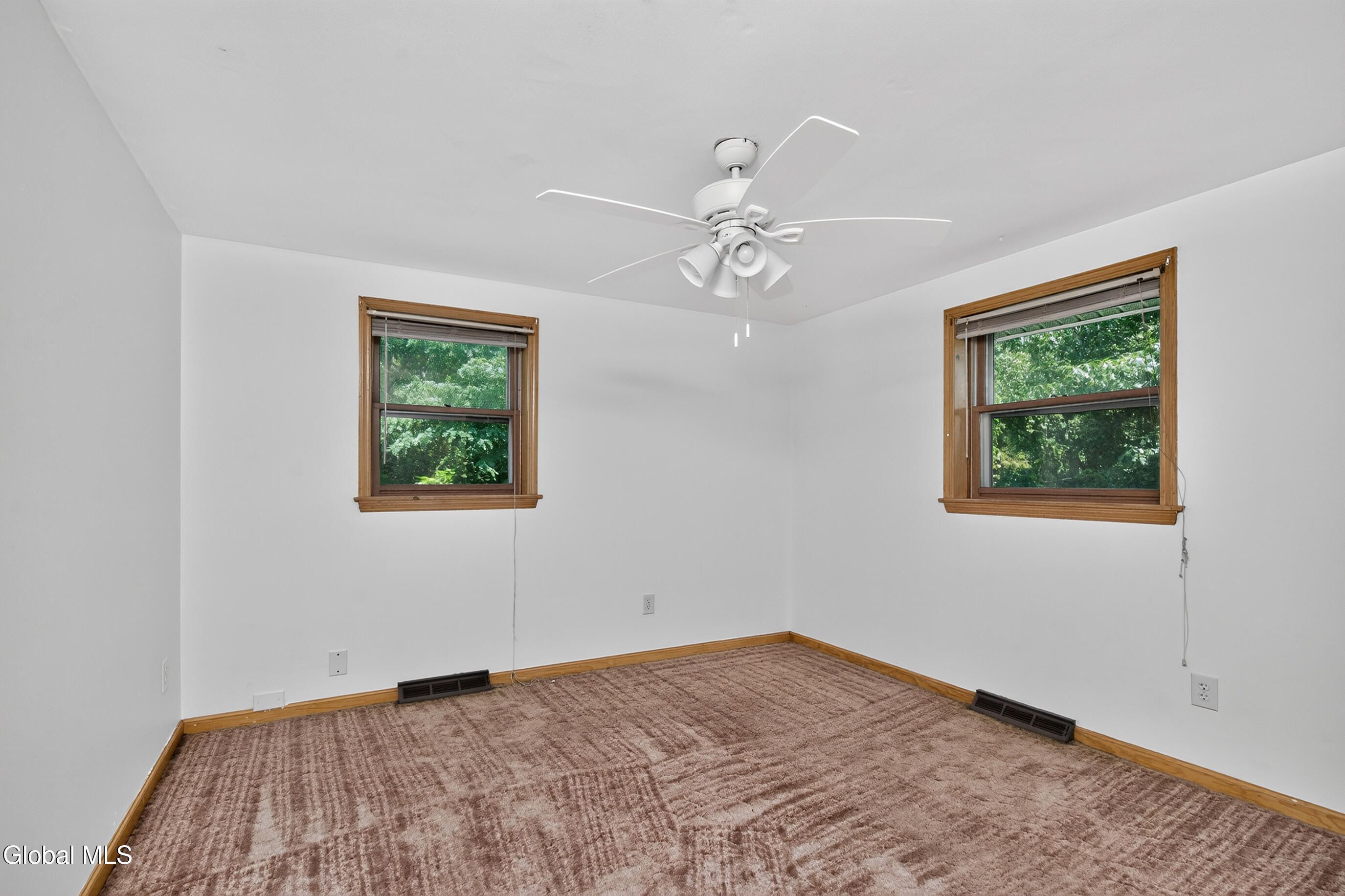 16 Golf Road Schenectady NY 12304