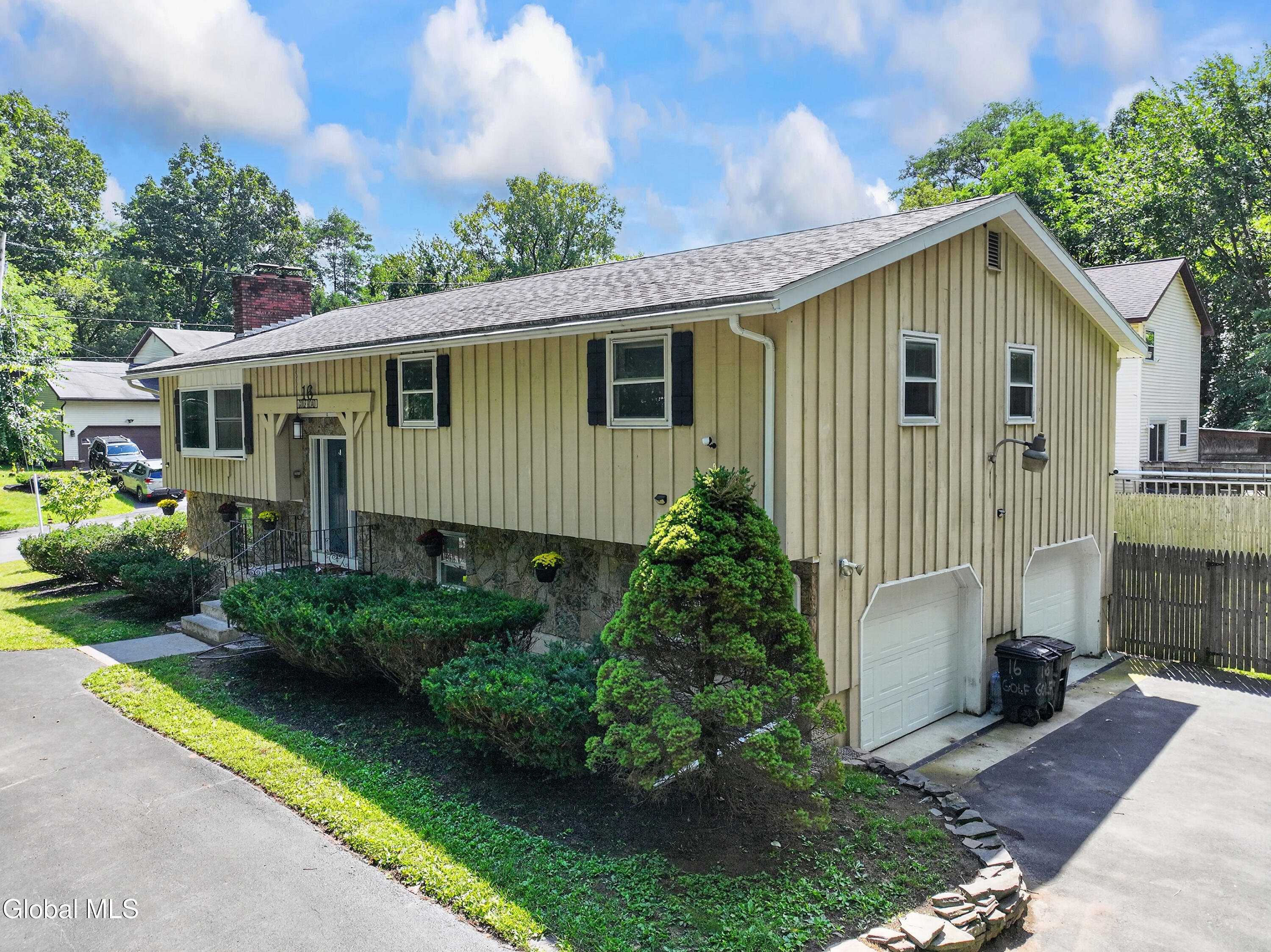 16 Golf Road Schenectady NY 12304