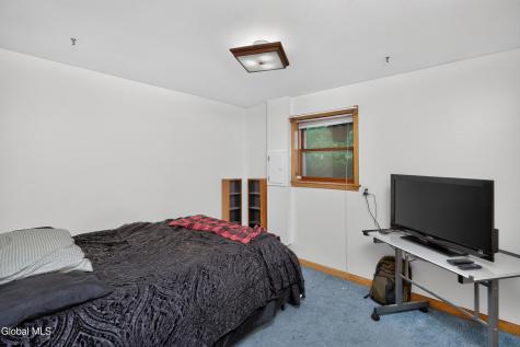 16 Golf Road Schenectady NY 12304