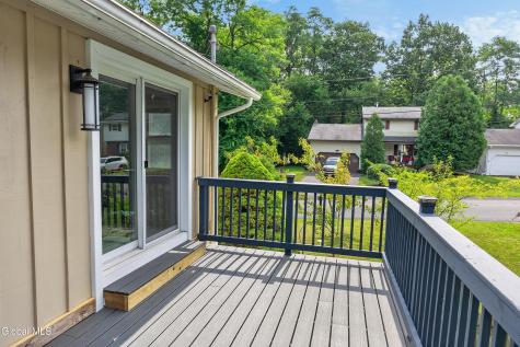 16 Golf Road Schenectady NY 12304