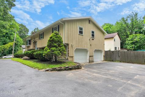 16 Golf Road Schenectady NY 12304