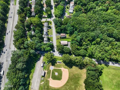 16 Golf Road Schenectady NY 12304