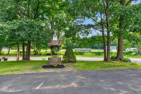 16 Golf Road Schenectady NY 12304