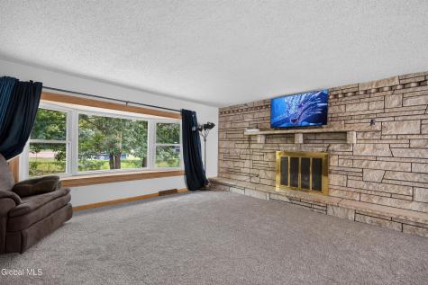 16 Golf Road Schenectady NY 12304