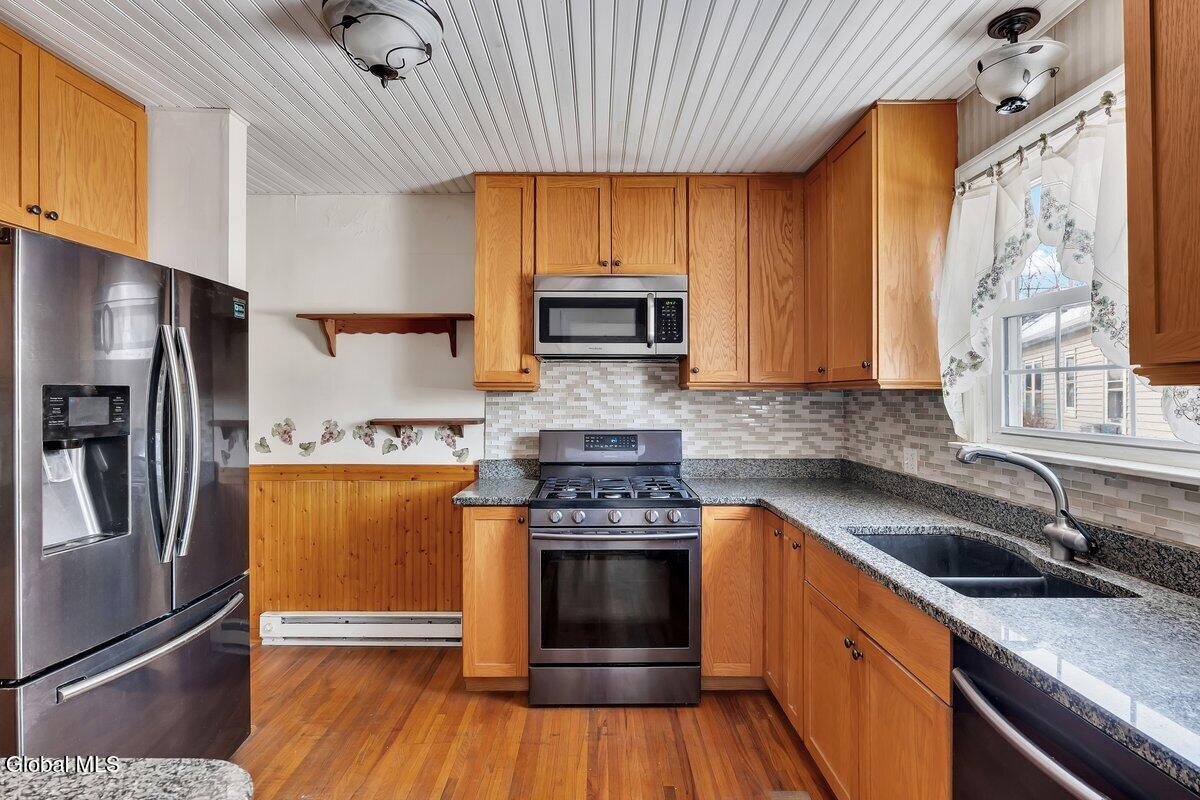6 Mayflower Drive Schenectady NY 12306