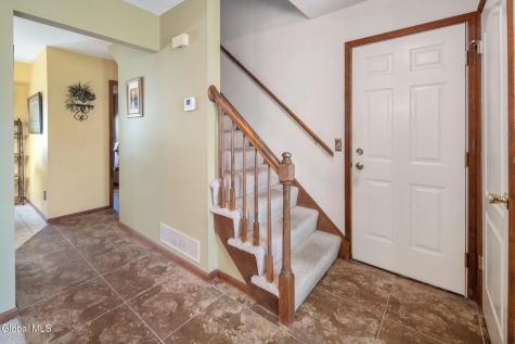 2 Cartwheel Drive Scotia NY 12302