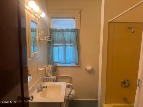 7 Fifth Avenue Gloversville NY 12078