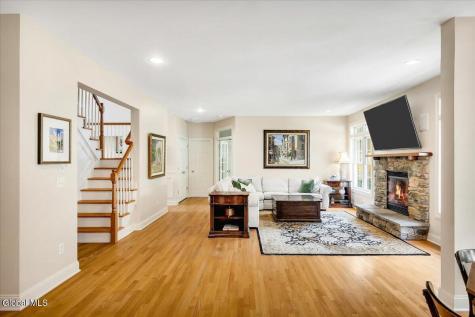 18 Tipperary Way Ballston Lake NY 12019