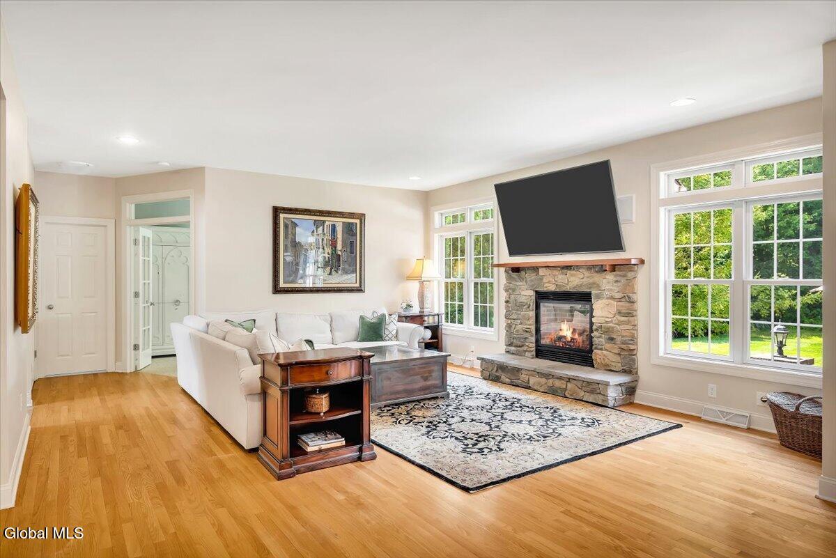 18 Tipperary Way Ballston Lake NY 12019