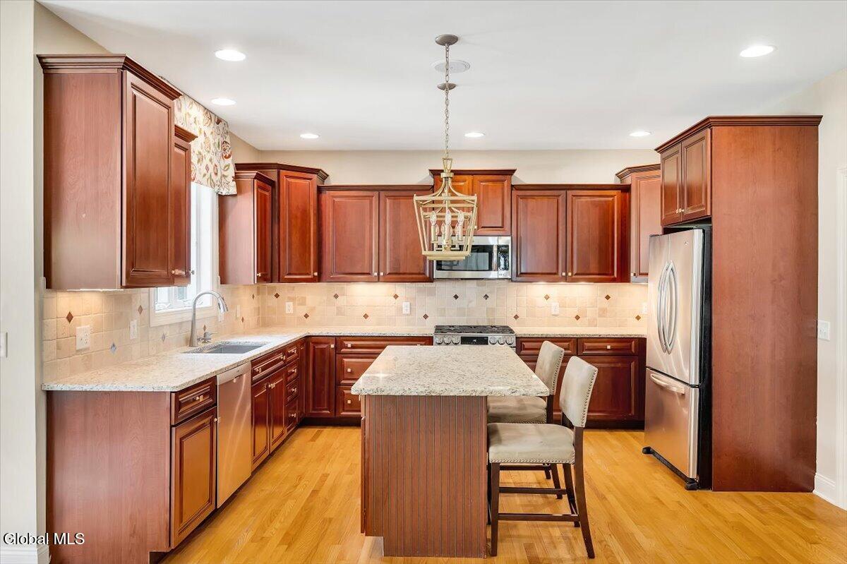 18 Tipperary Way Ballston Lake NY 12019