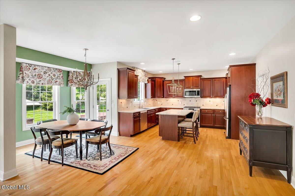 18 Tipperary Way Ballston Lake NY 12019
