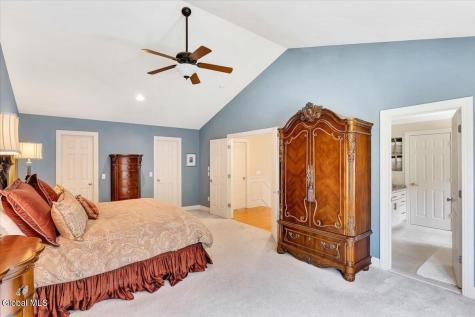 18 Tipperary Way Ballston Lake NY 12019