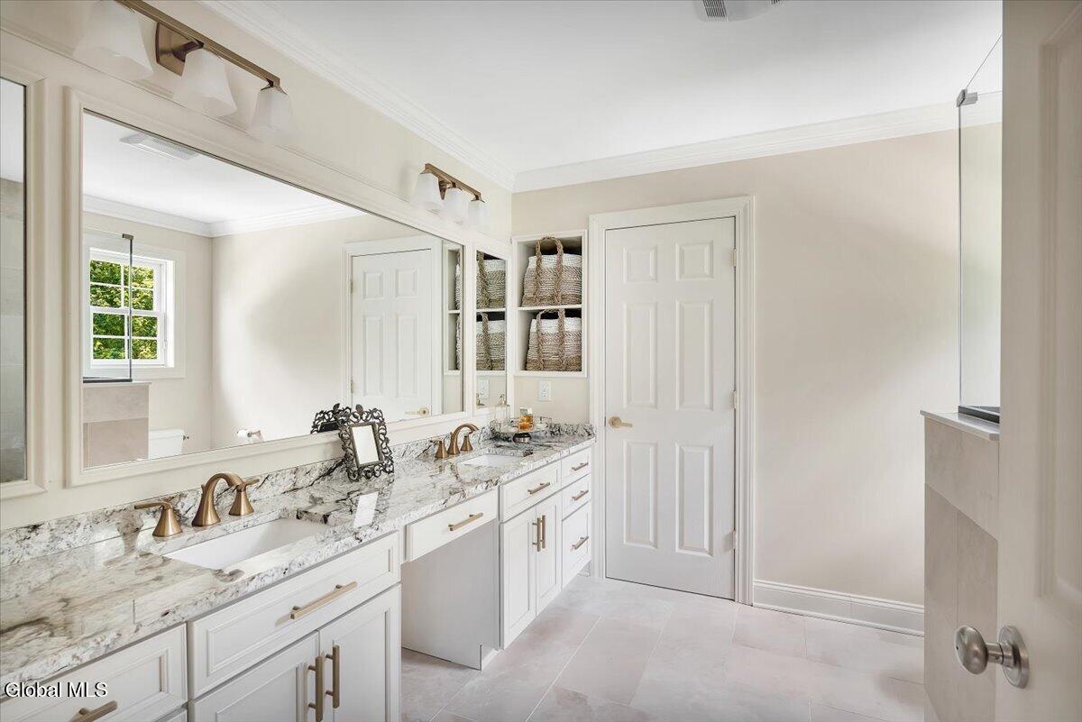 18 Tipperary Way Ballston Lake NY 12019
