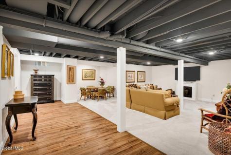 18 Tipperary Way Ballston Lake NY 12019