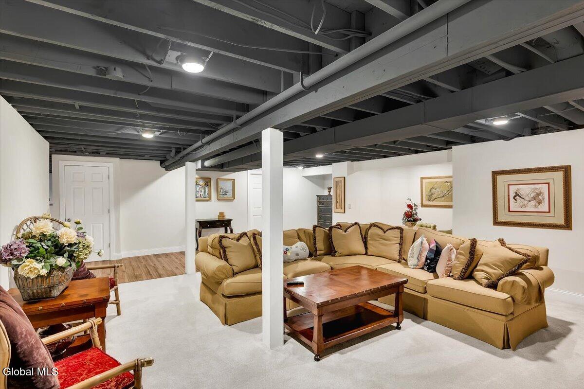 18 Tipperary Way Ballston Lake NY 12019
