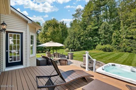 18 Tipperary Way Ballston Lake NY 12019