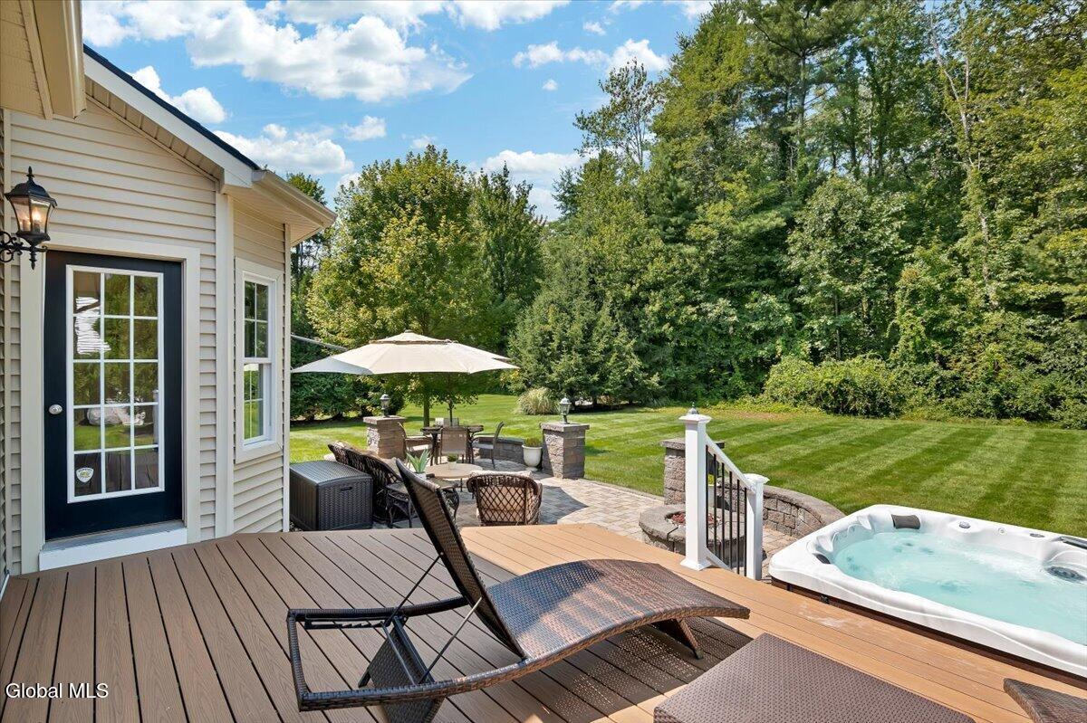 18 Tipperary Way Ballston Lake NY 12019