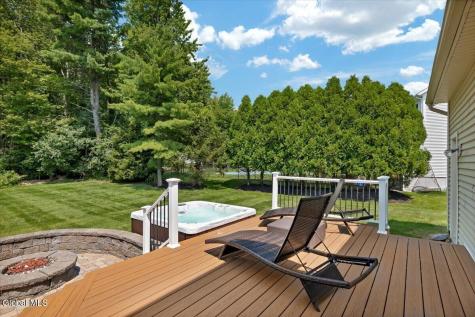 18 Tipperary Way Ballston Lake NY 12019