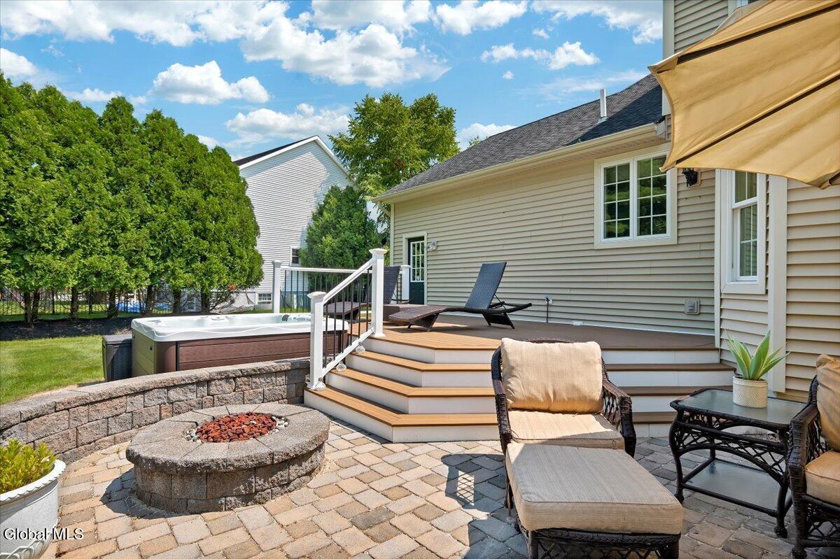 18 Tipperary Way Ballston Lake NY 12019