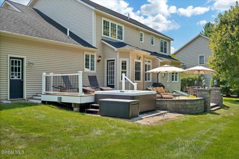 18 Tipperary Way Ballston Lake NY 12019