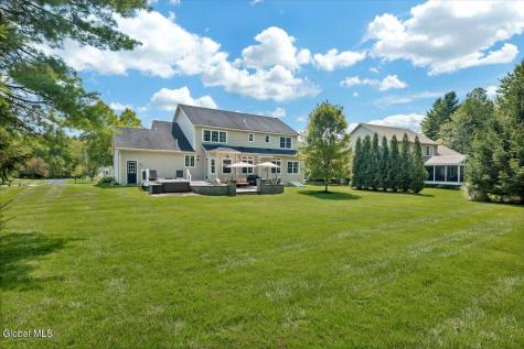 18 Tipperary Way Ballston Lake NY 12019