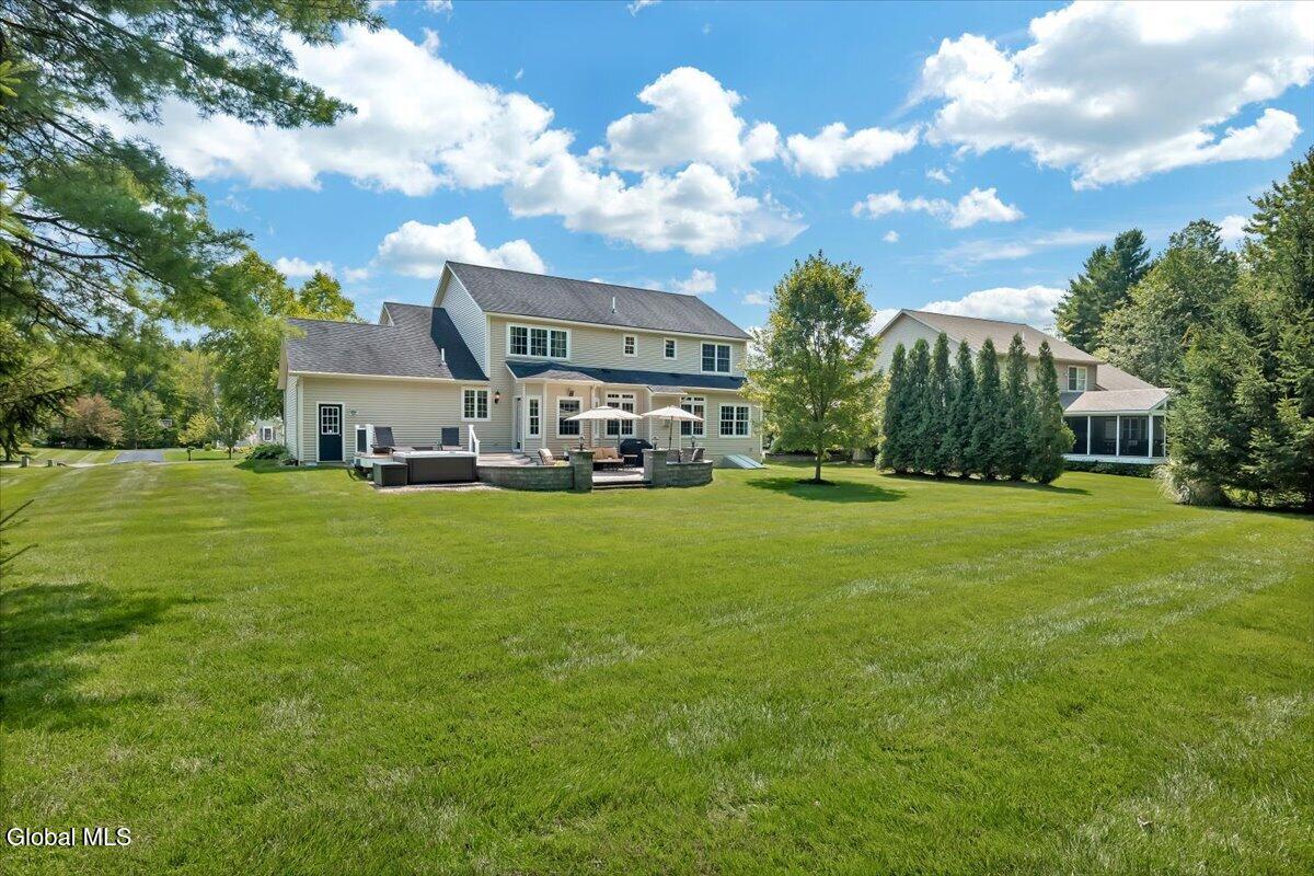 18 Tipperary Way Ballston Lake NY 12019