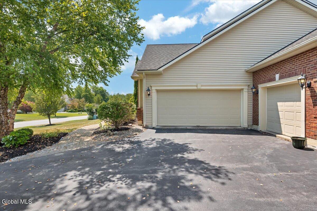 18 Tipperary Way Ballston Lake NY 12019
