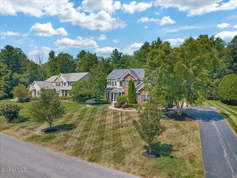 18 Tipperary Way Ballston Lake NY 12019