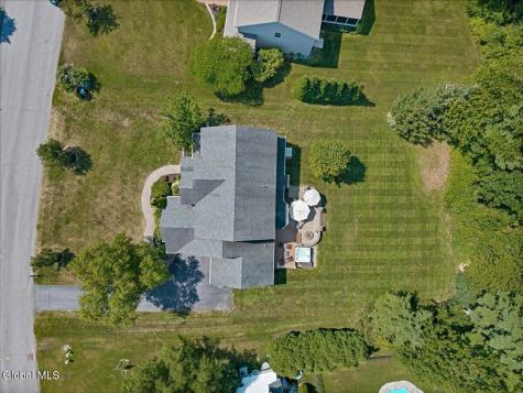 18 Tipperary Way Ballston Lake NY 12019