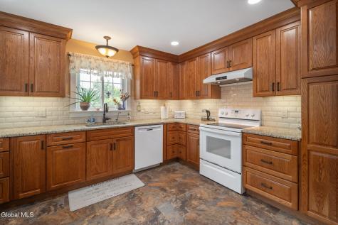 407 Hidley Road Wynantskill NY 12198