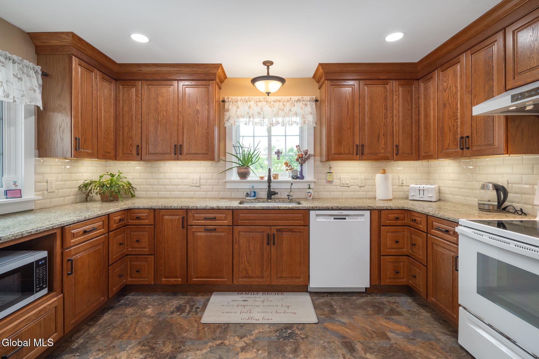407 Hidley Road Wynantskill NY 12198