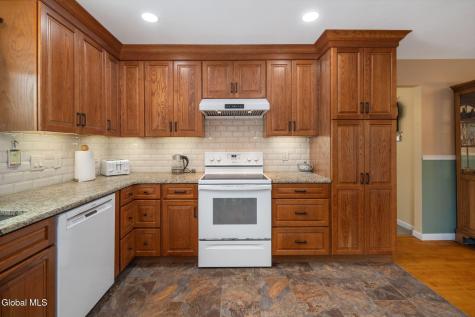 407 Hidley Road Wynantskill NY 12198