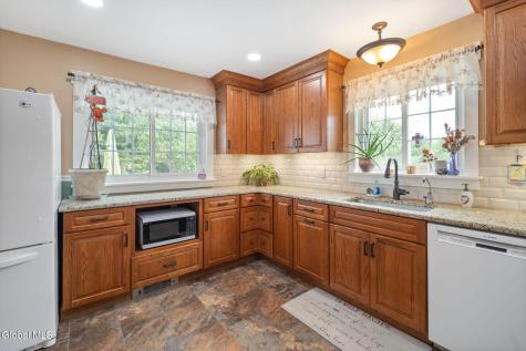 407 Hidley Road Wynantskill NY 12198
