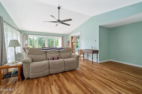 407 Hidley Road Wynantskill NY 12198