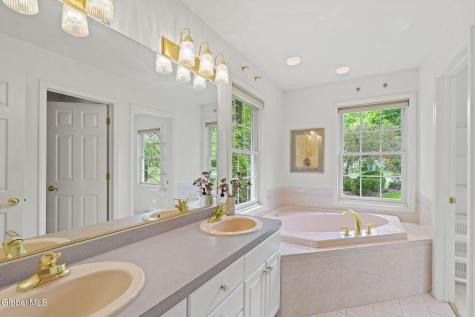 6 Ashley Place Saratoga Springs NY 12866