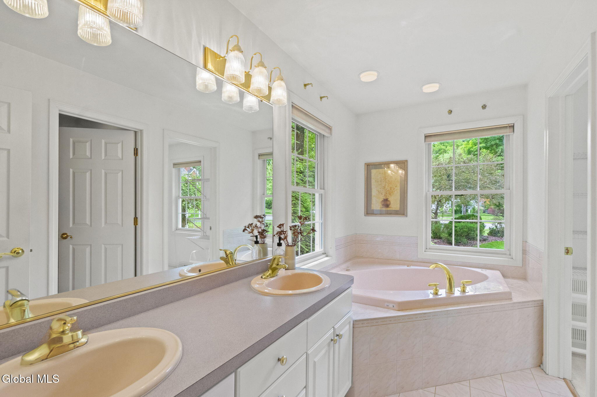 6 Ashley Place Saratoga Springs NY 12866
