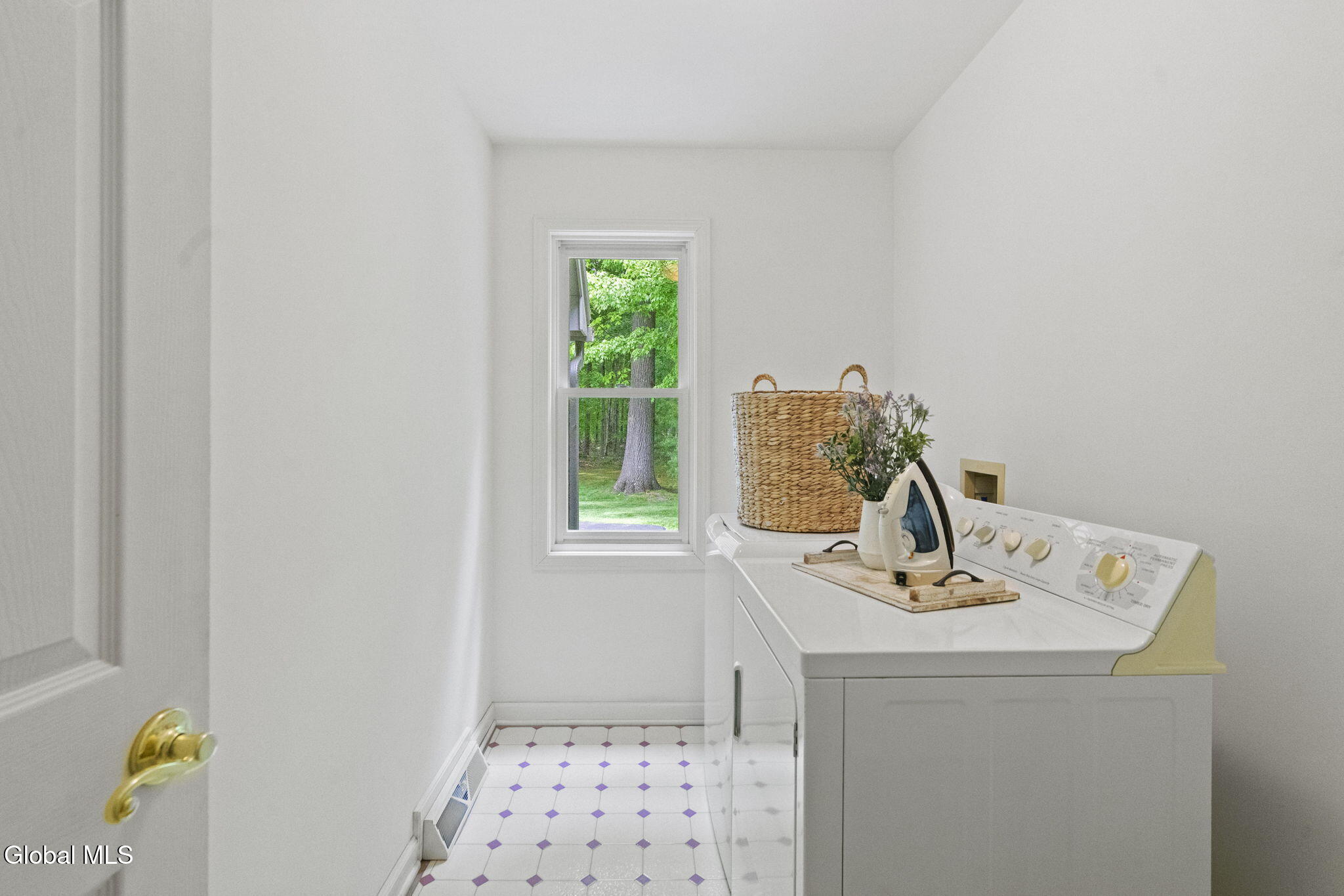 6 Ashley Place Saratoga Springs NY 12866