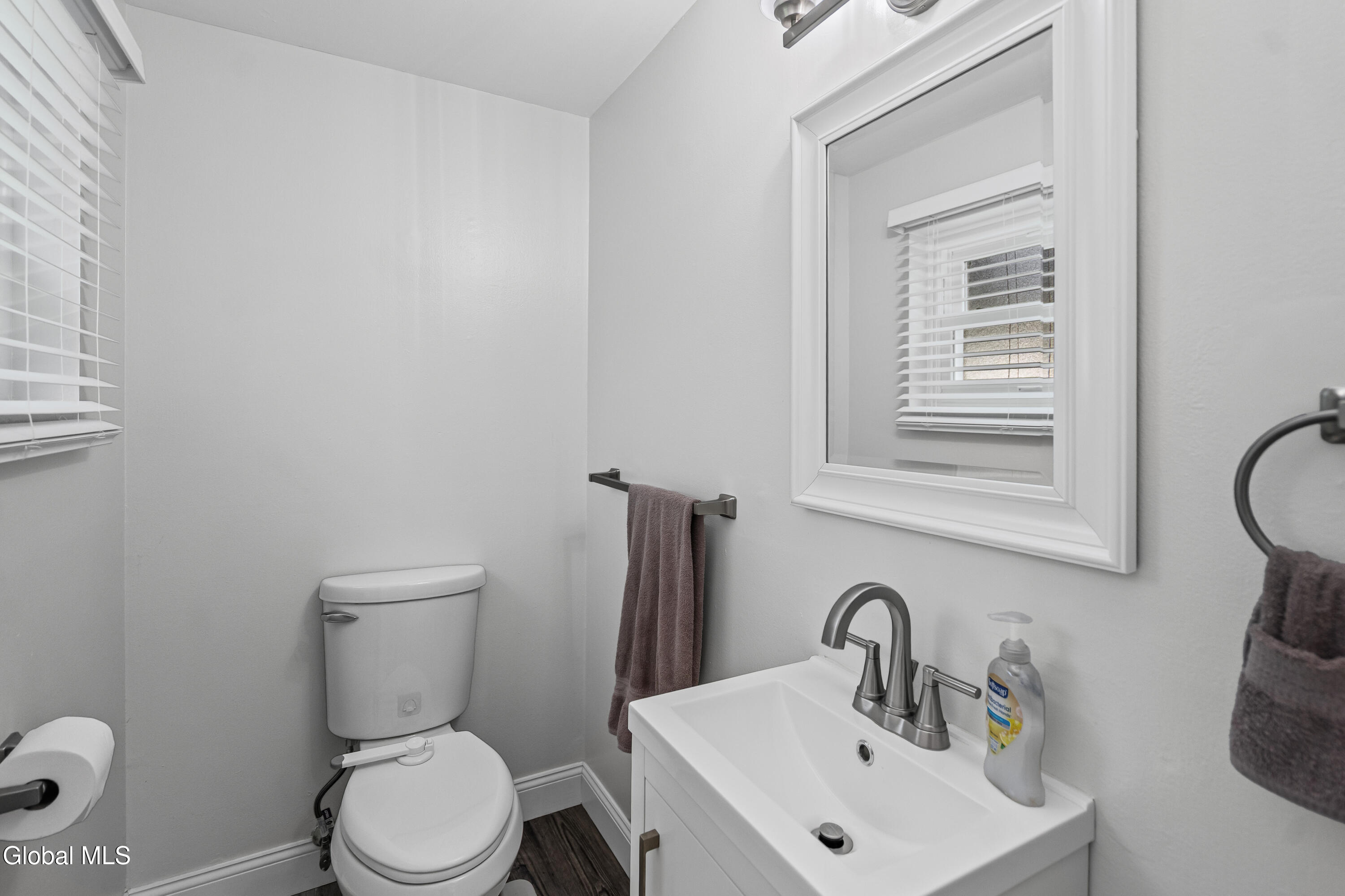 11 Driftwood Drive Albany NY 12205