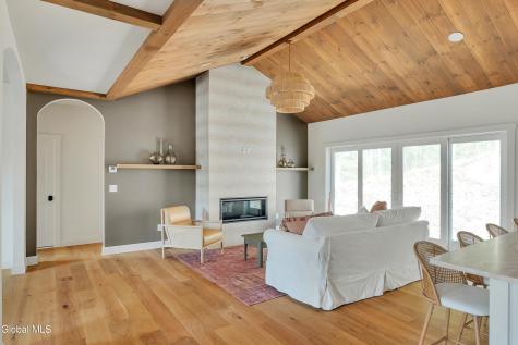 17 Woodland Hill Road Wynantskill NY 12198