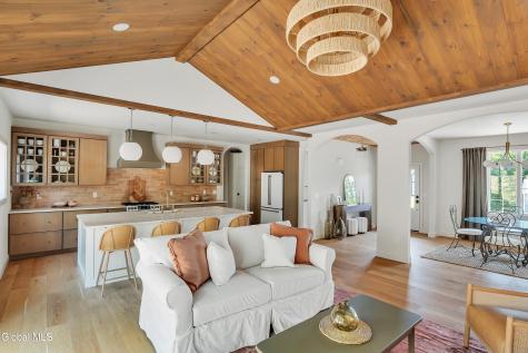 17 Woodland Hill Road Wynantskill NY 12198