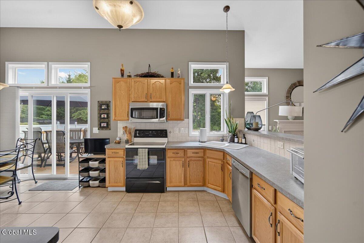 13 Bergen Woods Drive Colonie NY 12047