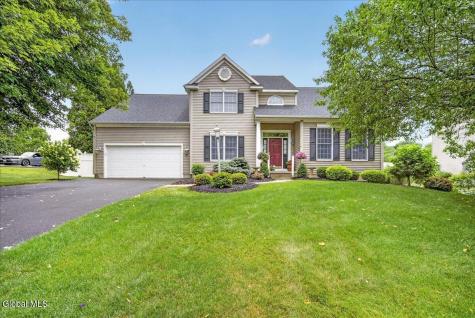 13 Bergen Woods Drive Colonie NY 12047