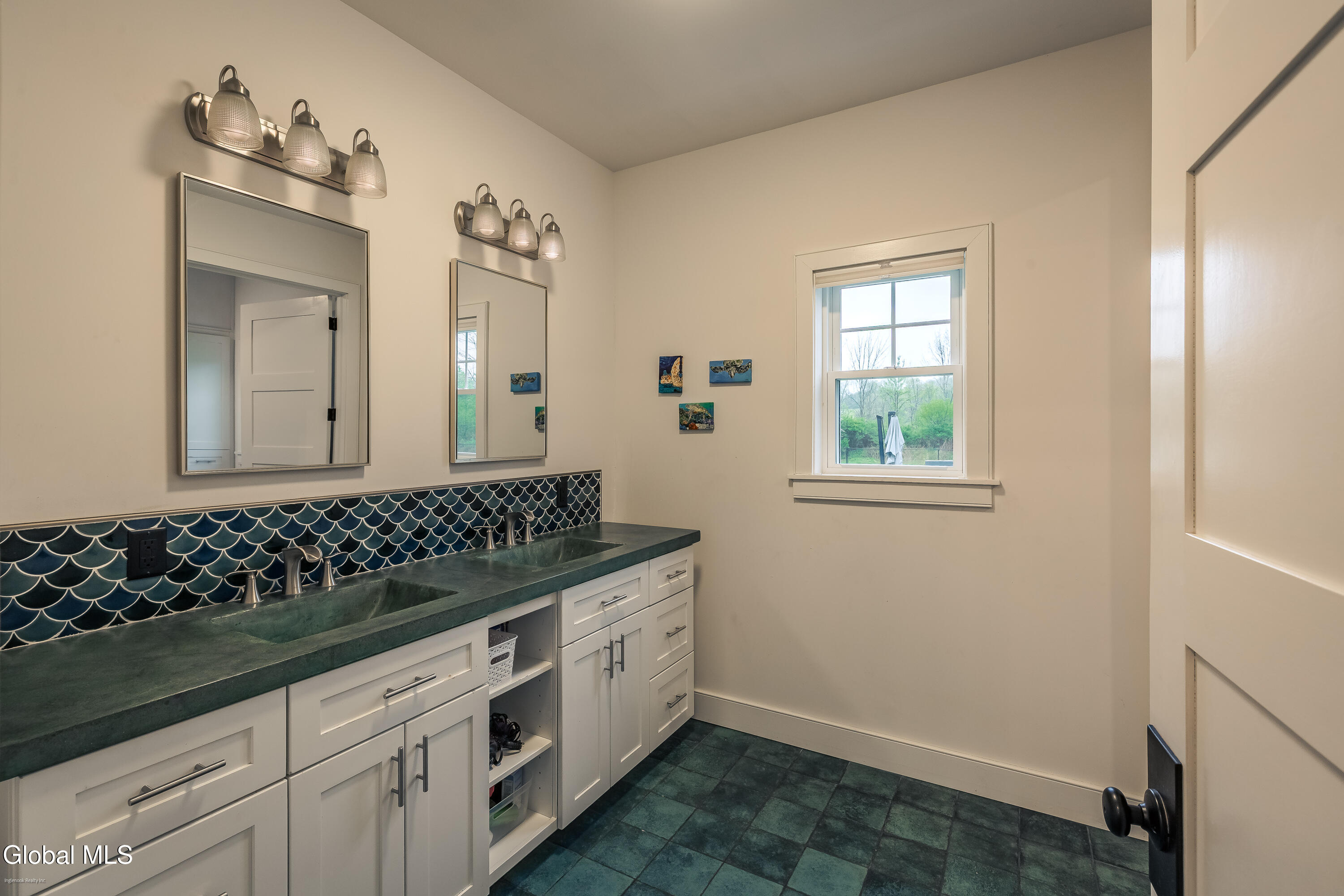 917 Mcdonald Drive Amsterdam NY 12070
