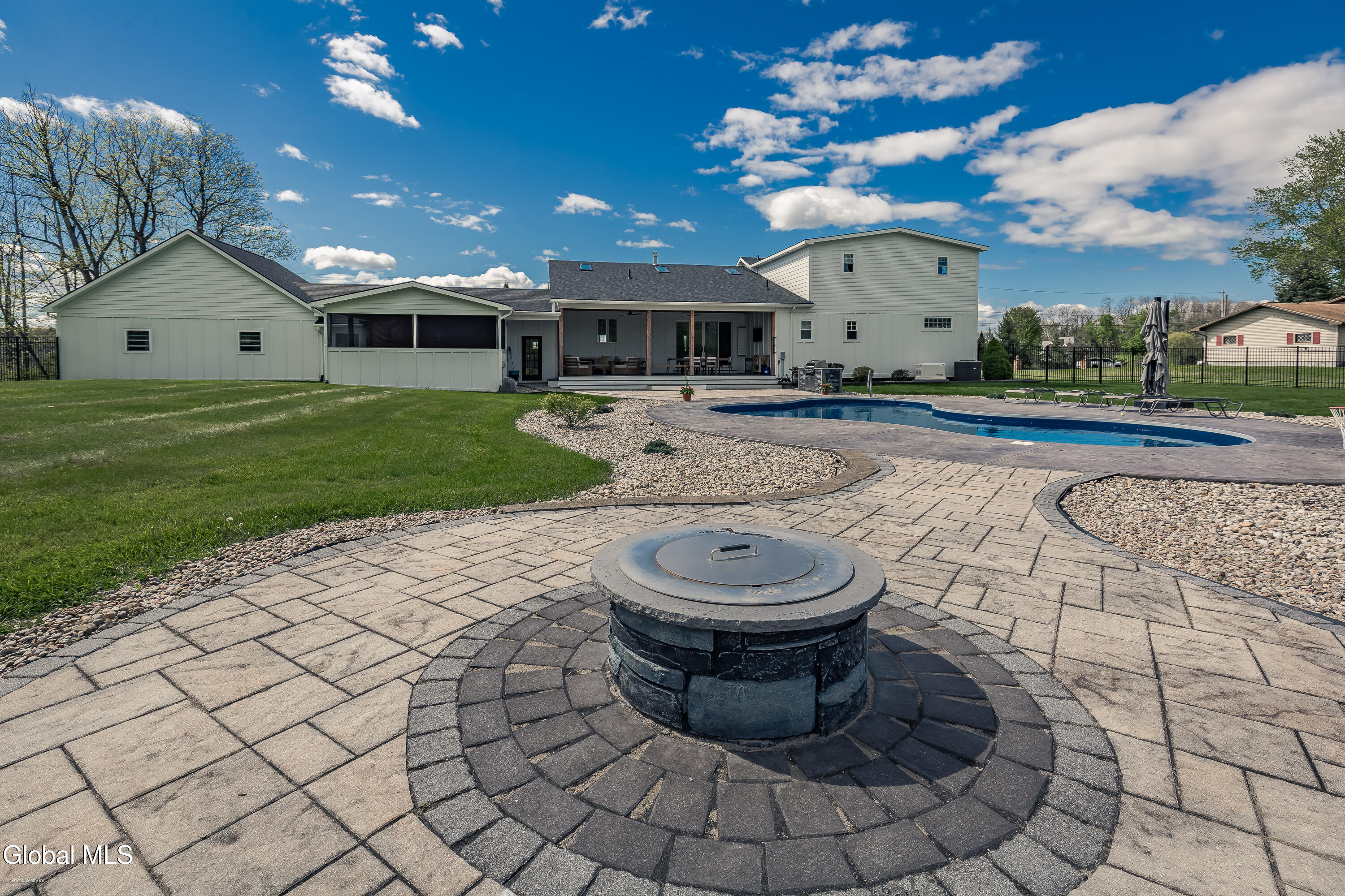 917 Mcdonald Drive Amsterdam NY 12070
