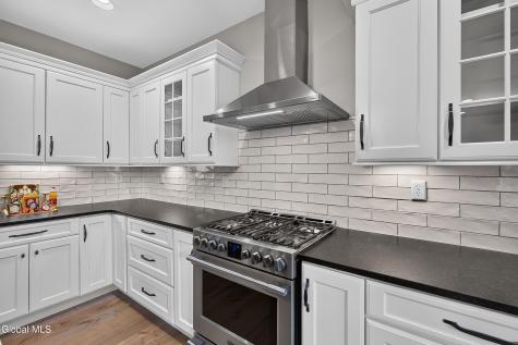 6 Wyatts Circle Rensselaer NY 12144