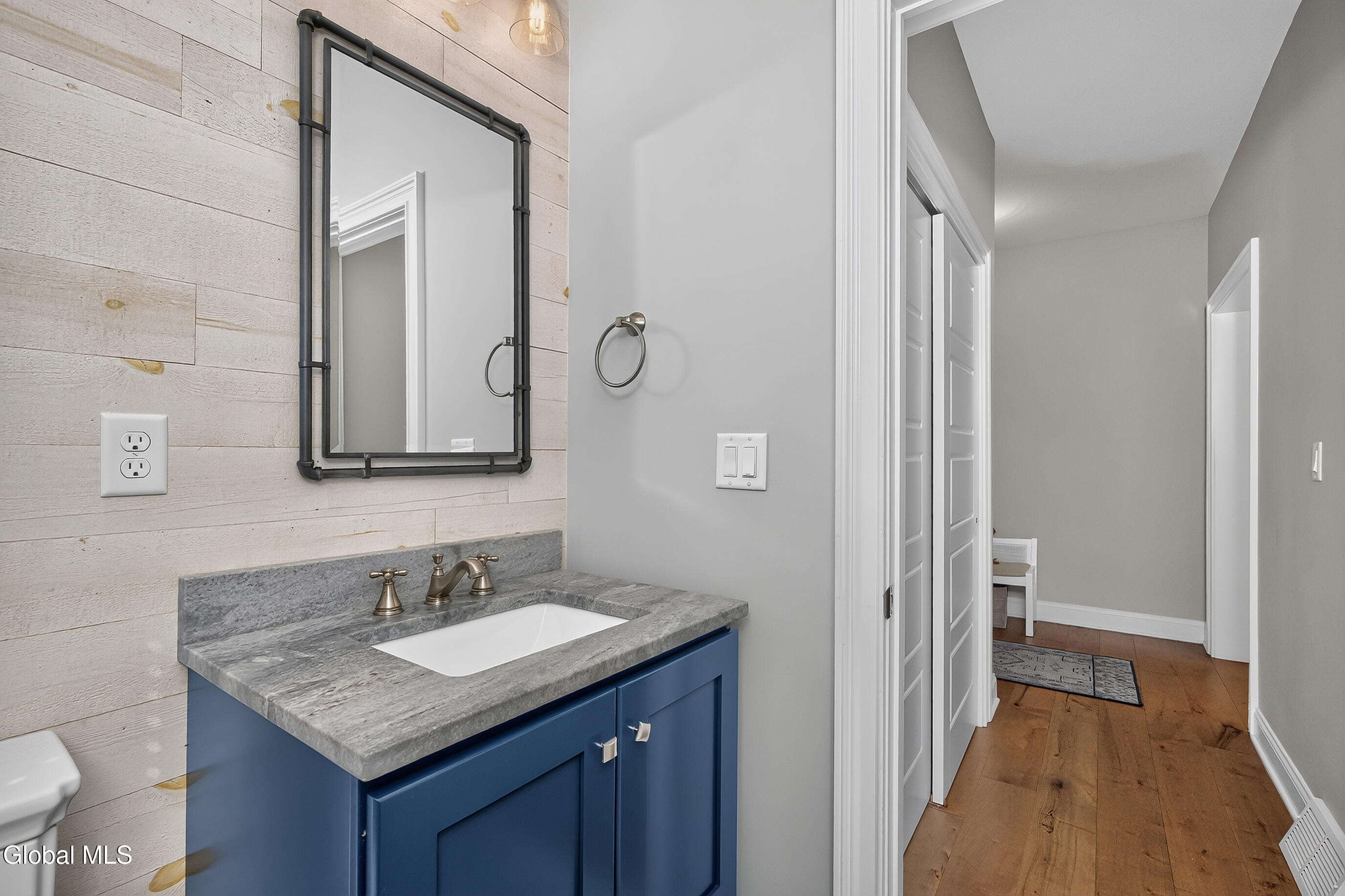 6 Wyatts Circle Rensselaer NY 12144