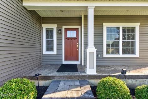 6 Wyatts Circle Rensselaer NY 12144